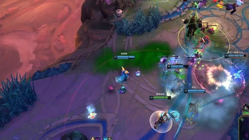 英雄联盟怎么锁定视角高度!w300